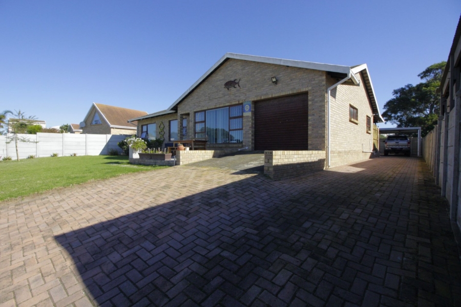 3 Bedroom Property for Sale in Wavecrest Eastern Cape
